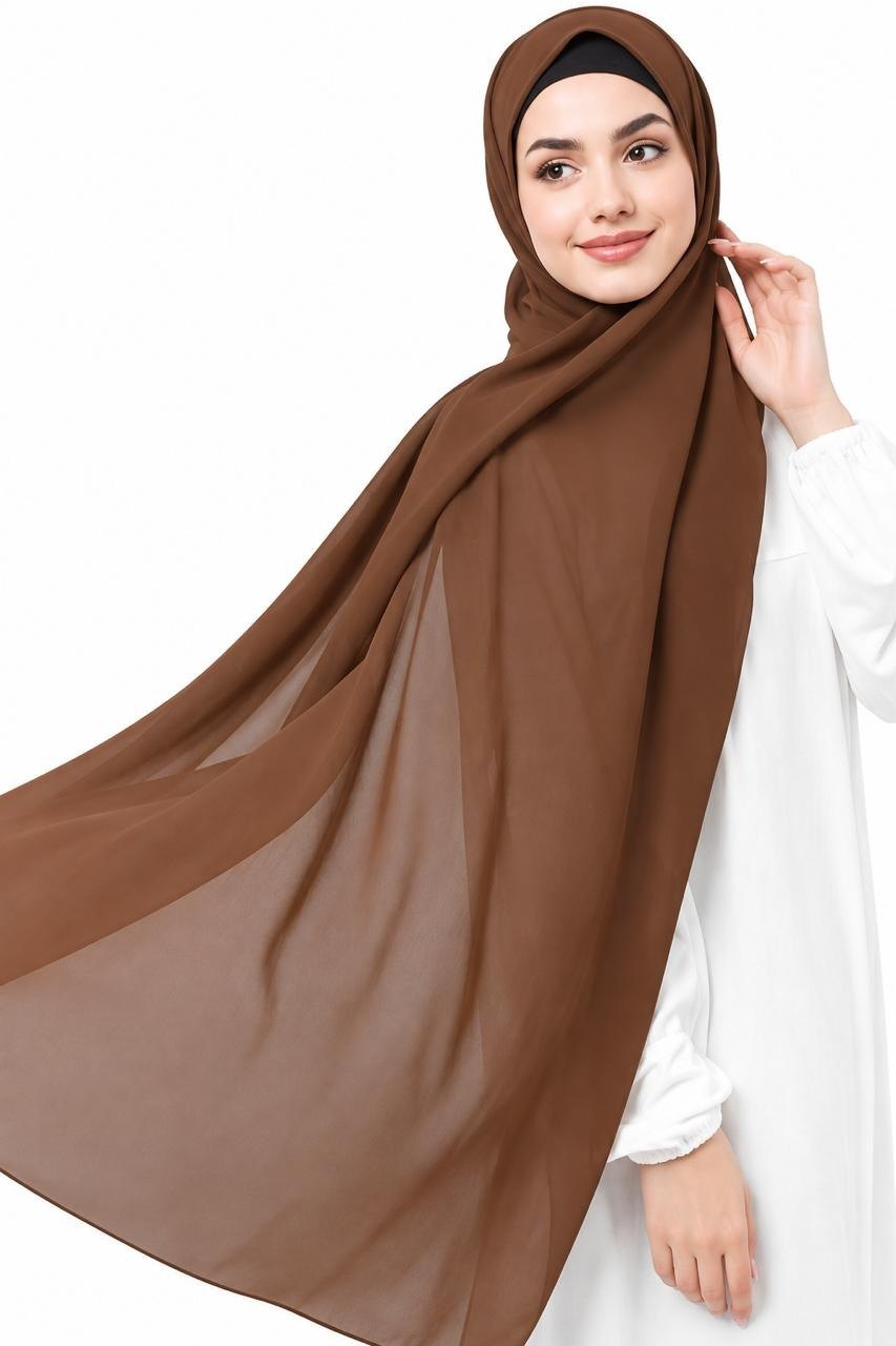 محجبة بحجاب شيفون سادة