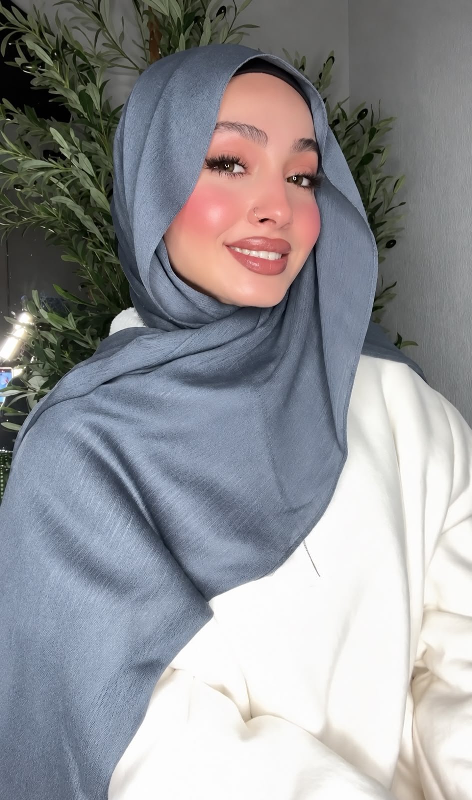 محجبة بحجاب مودال إسفنجي